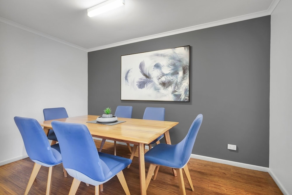 Elphin Motel and Serviced Apartments 33/50
