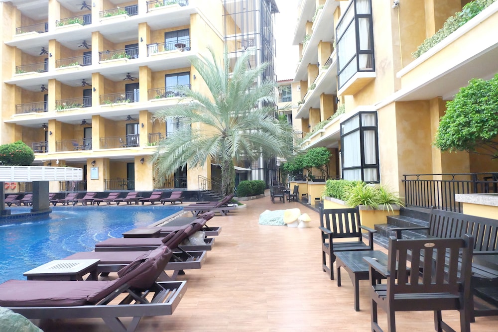 Lk Mantra Pura Resort 55/65