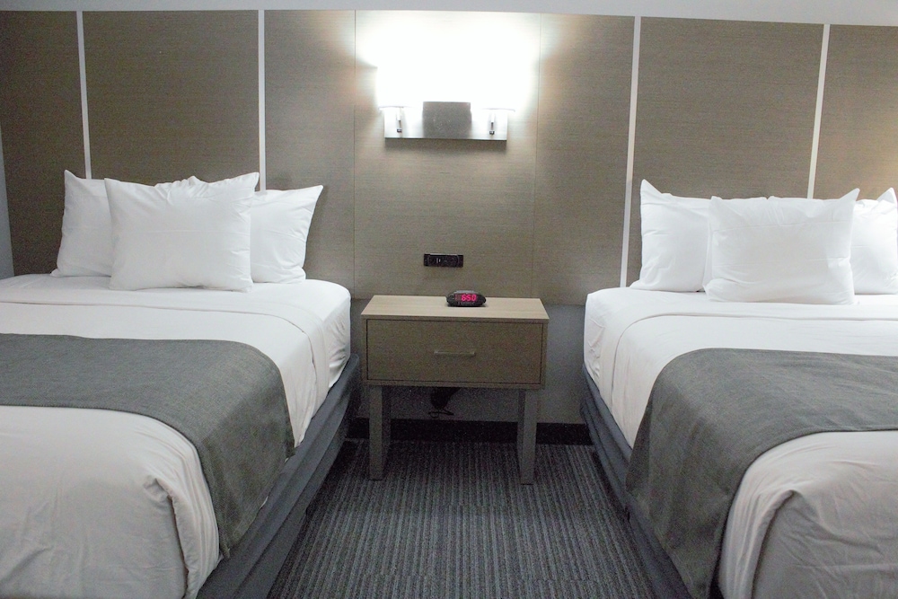 Days Inn & Suites by Wyndham Houston NW Cypress 14/26