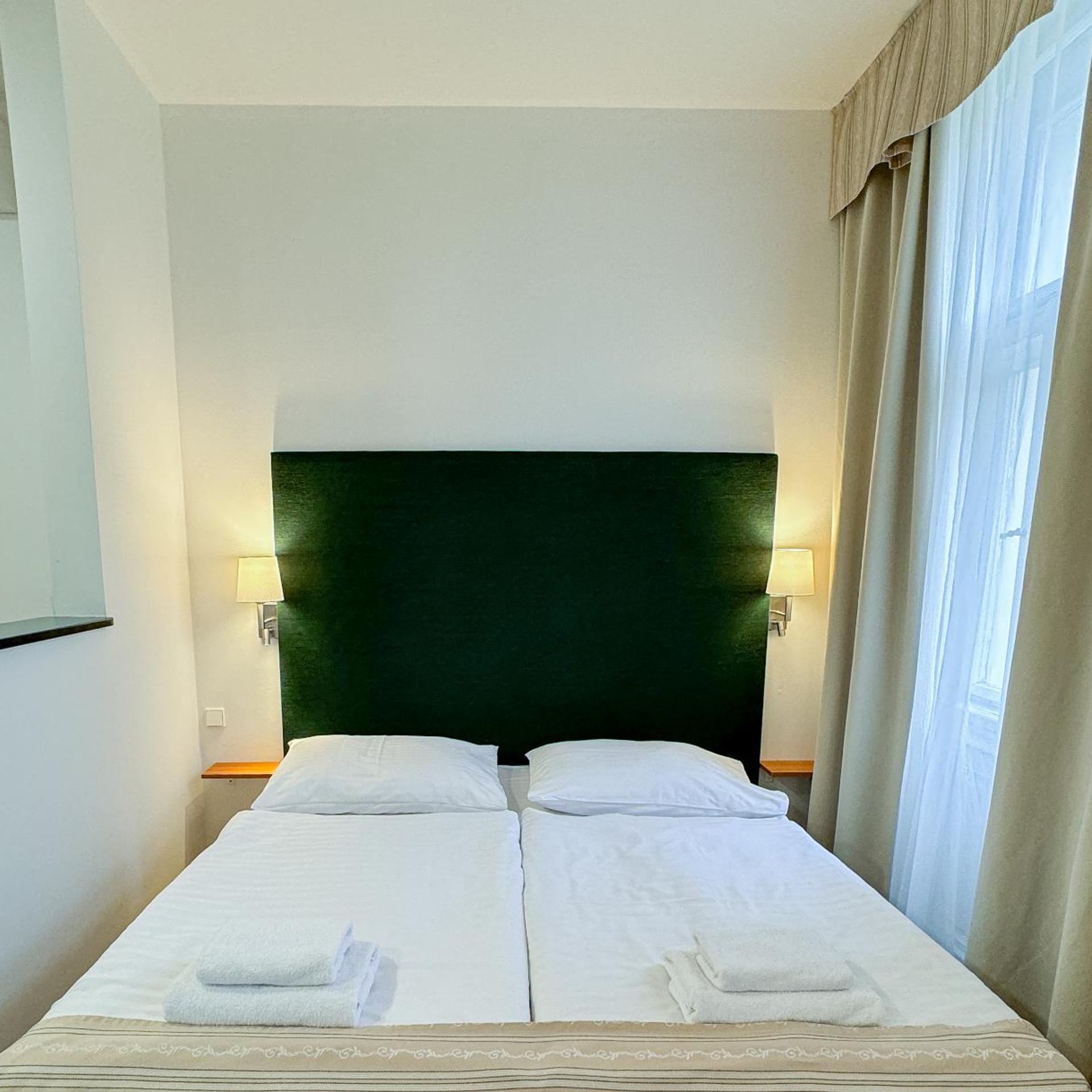Comfort, Single Bed, Street View