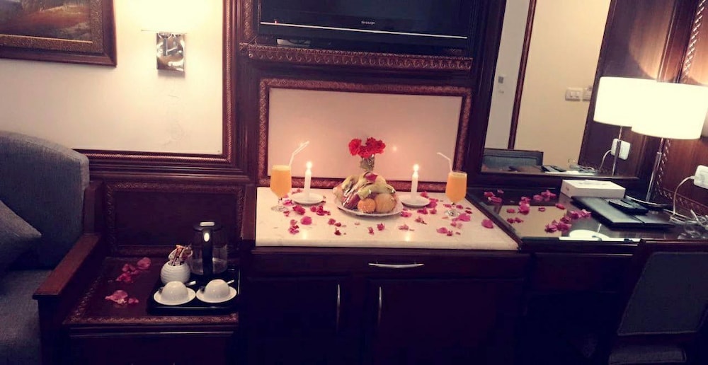 AMRA PALACE HOTEL 39/50