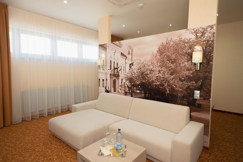 KOSICE HOTEL 35/47