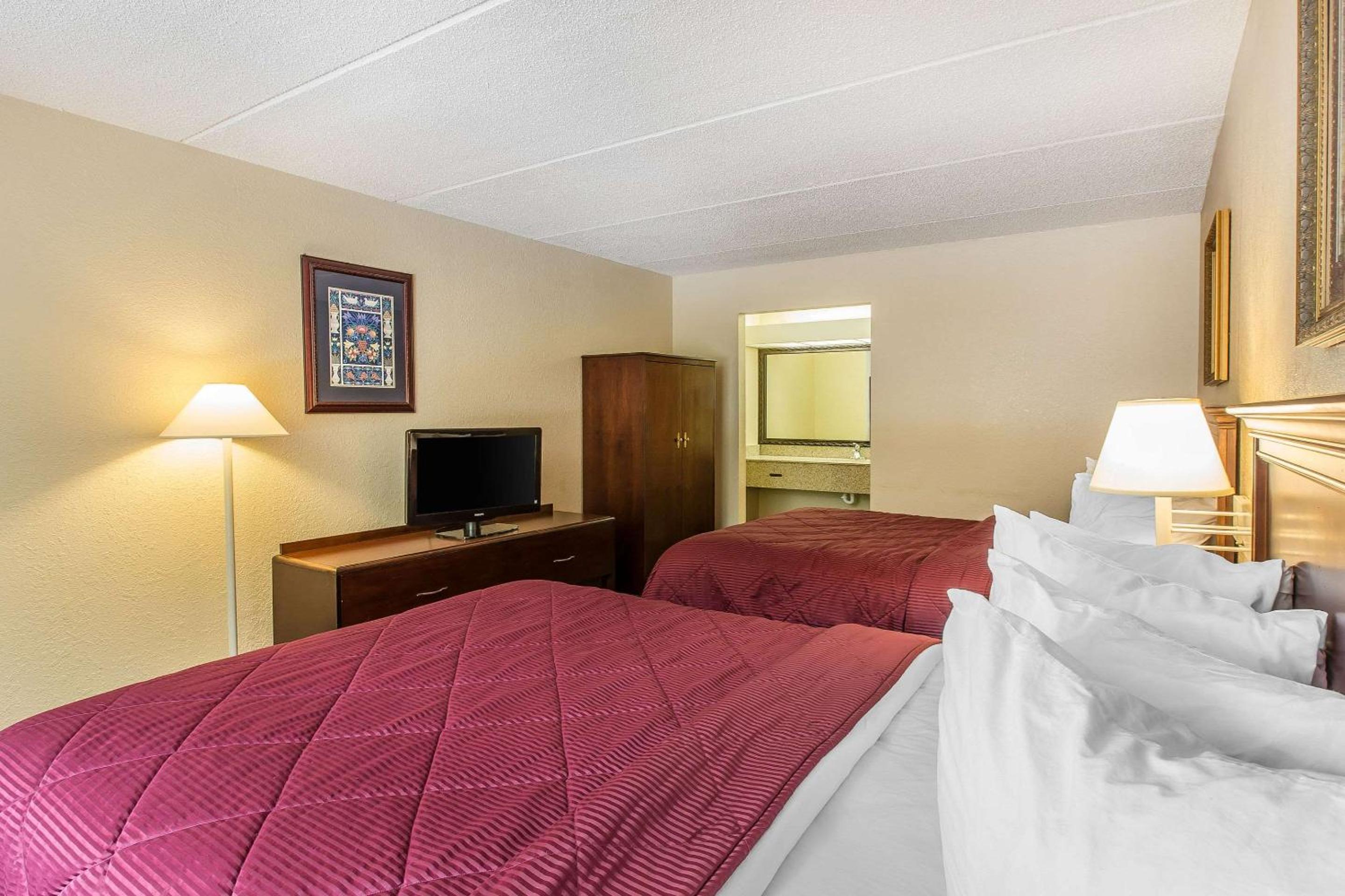 غرفة بسريرين كوين للمدخنين، Quality Inn & Suites Easley - Greenville 6/9