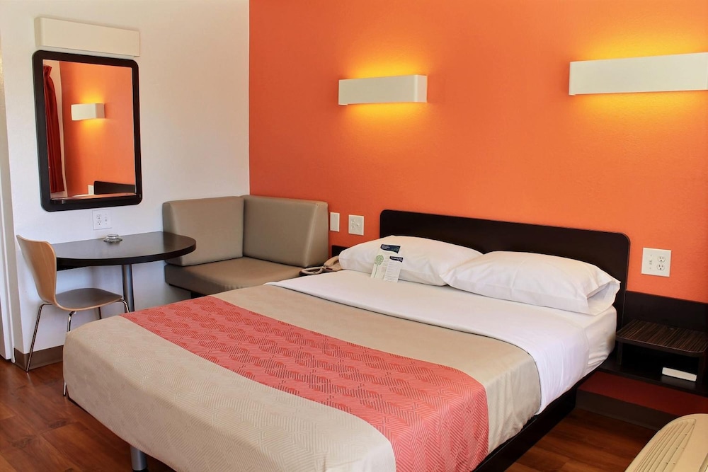 Motel6 San Luis Obispo, CA - South 24/51