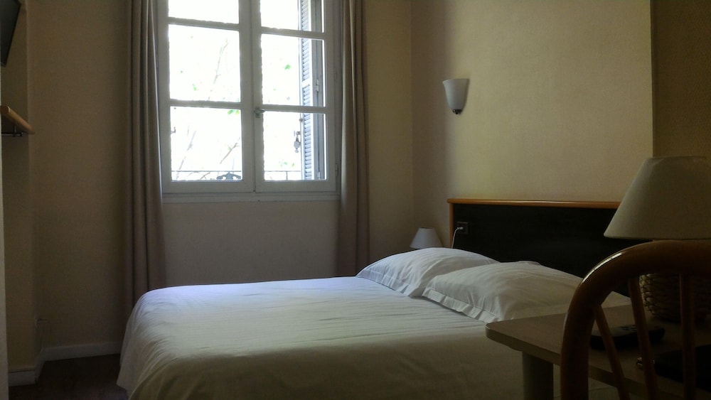 LE VICTORIA 18/66