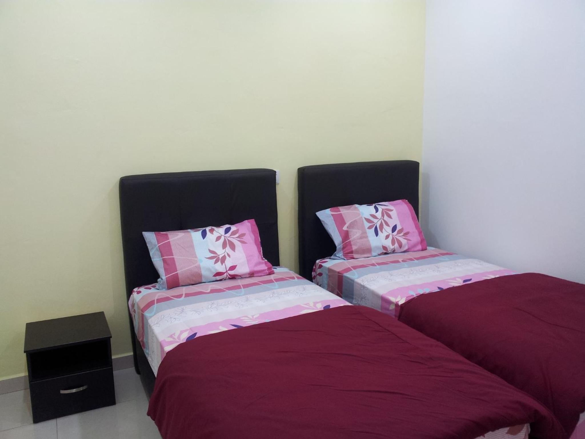 Sunshine Jonker Guesthouse 11/22