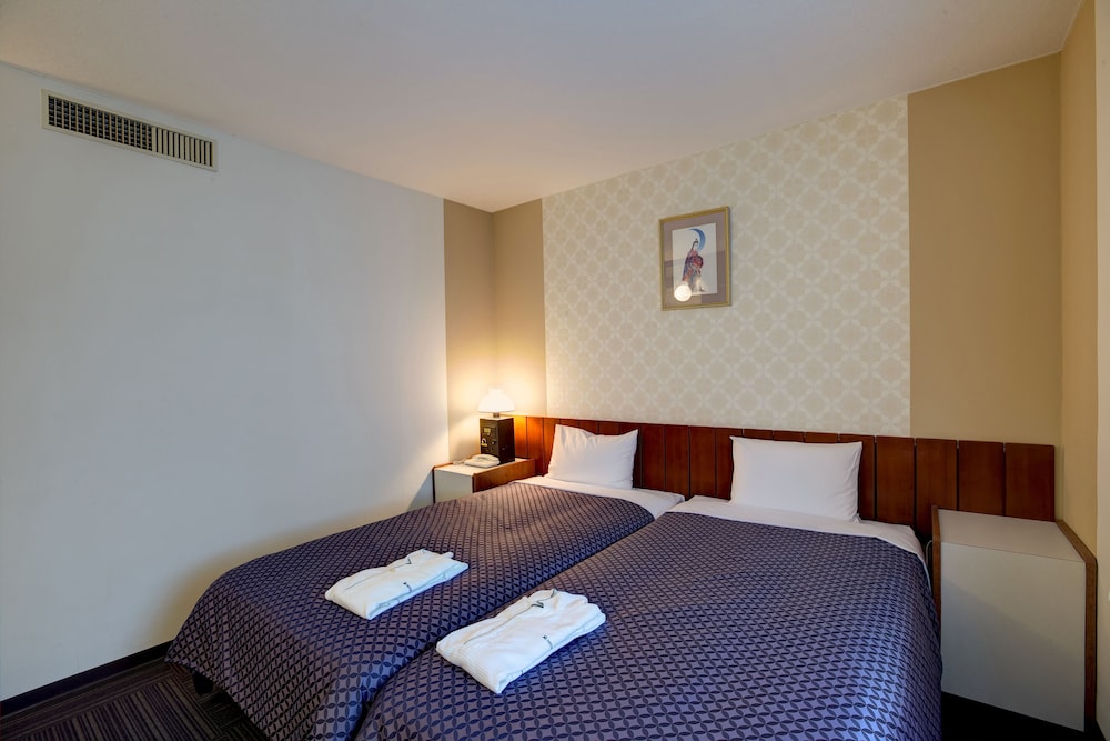 Hotel Taira 9/40