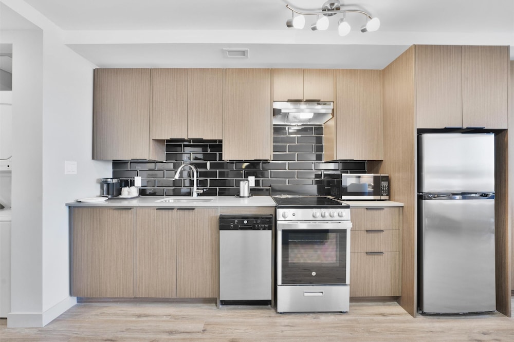 Skye Hotel & Residences, BW Signature Collection 28/30