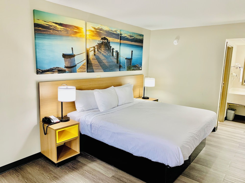 Days Inn by Wyndham Sanford 4/25