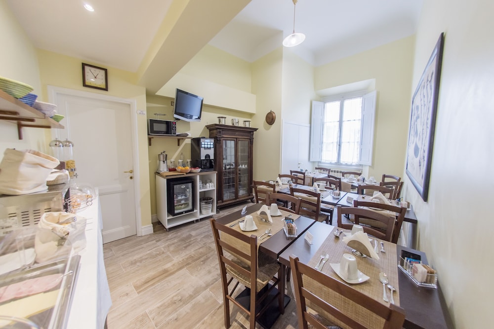 N4u Guest House 40/50
