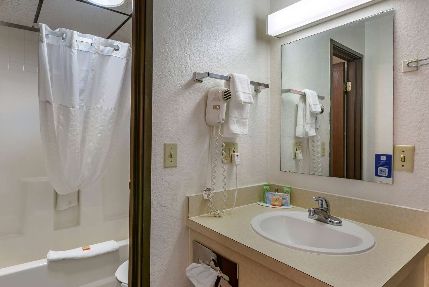 Howard Johnson By Wyndham Billings 43/46