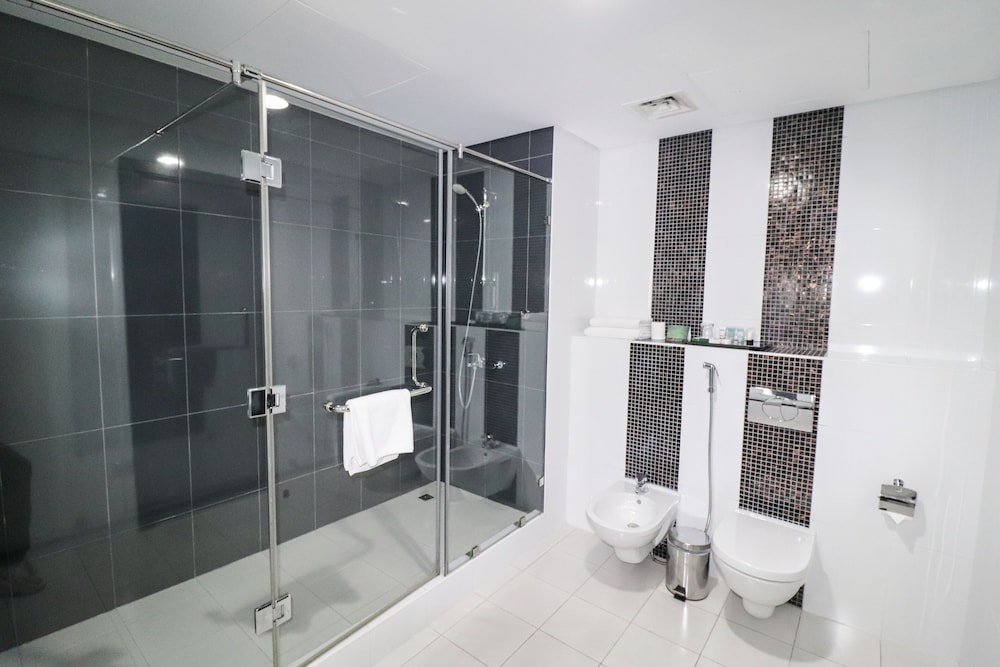 Gulf Suites Hotel Amwaj 49/50