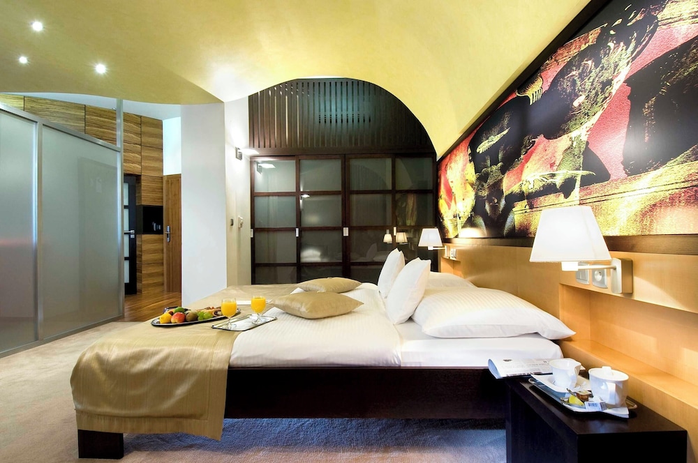 Deluxe, Suite, King Bed