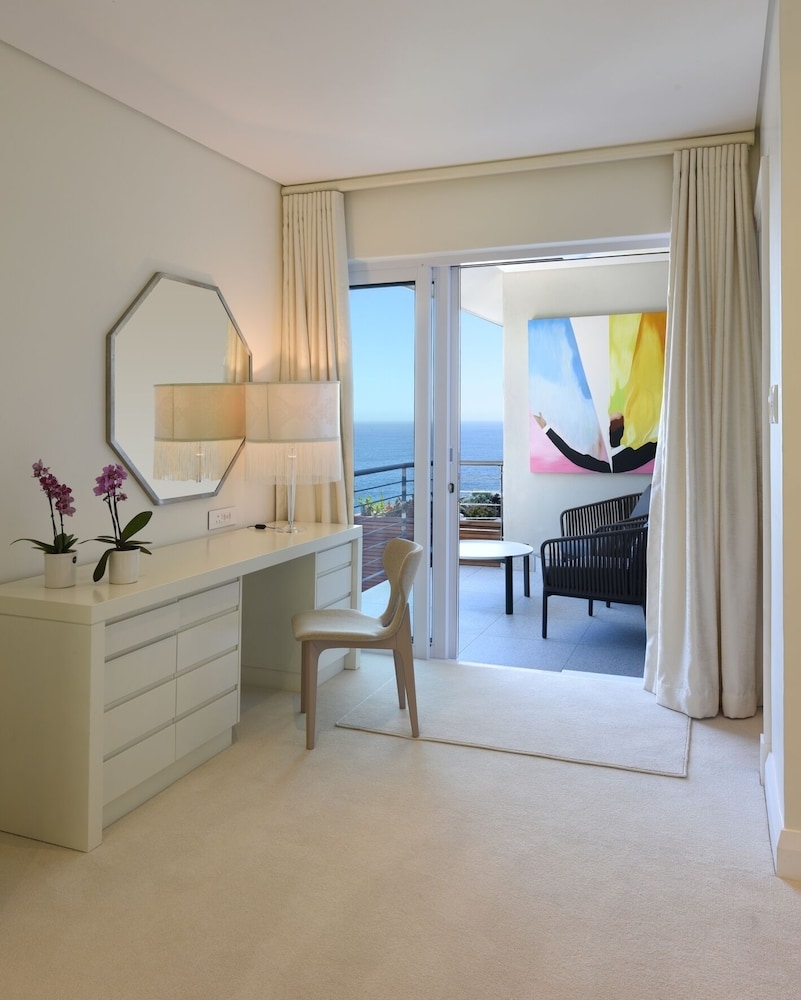 The Clarendon - Bantry Bay 14/50