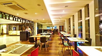 J Hotel Bandara Soekarno Hatta 23/26