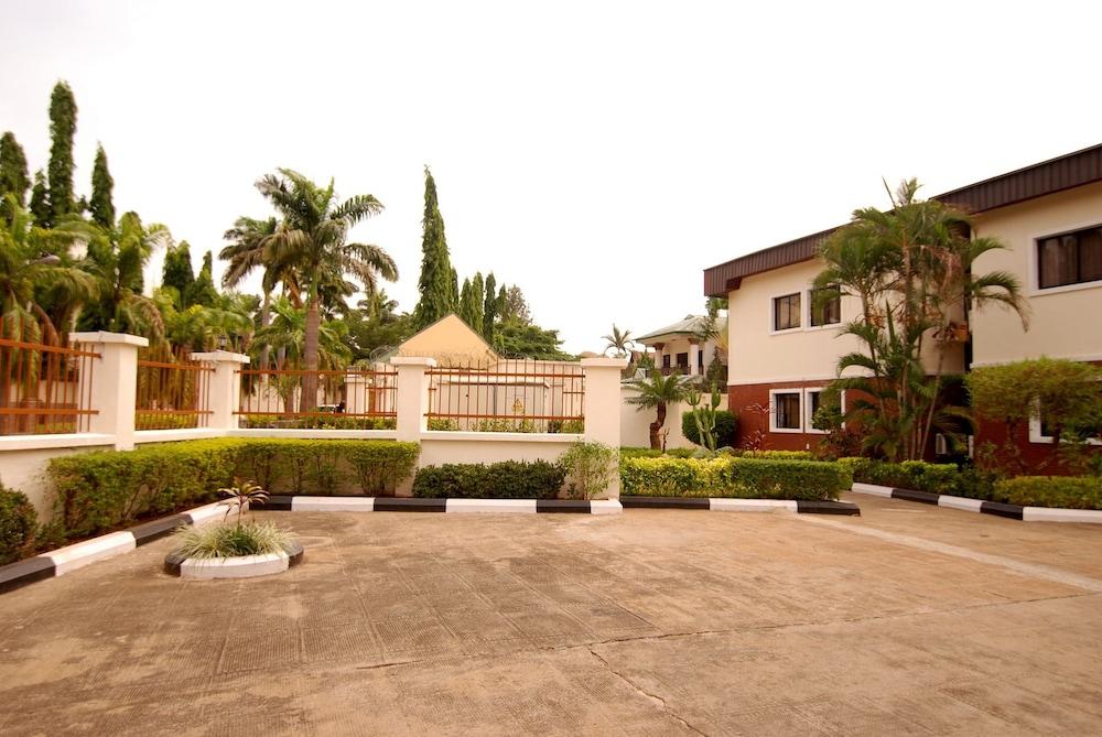 Sun Heaven Hotel & Resort Abuja 14/18