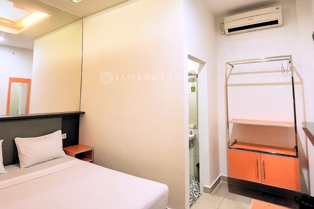 Jambrut Inn Hotel 14/50