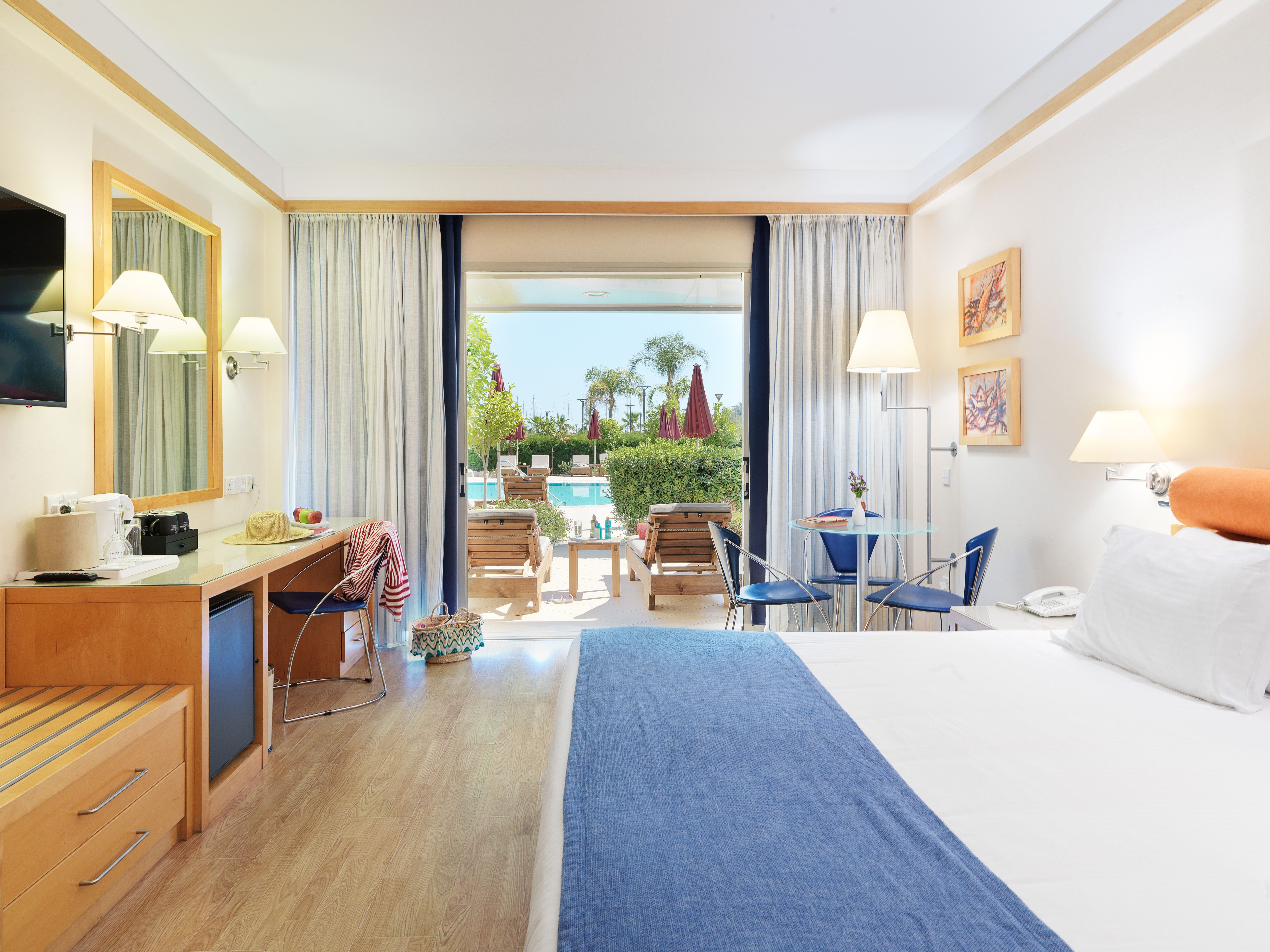 EXECUTIVE ROOM POOL VIEW