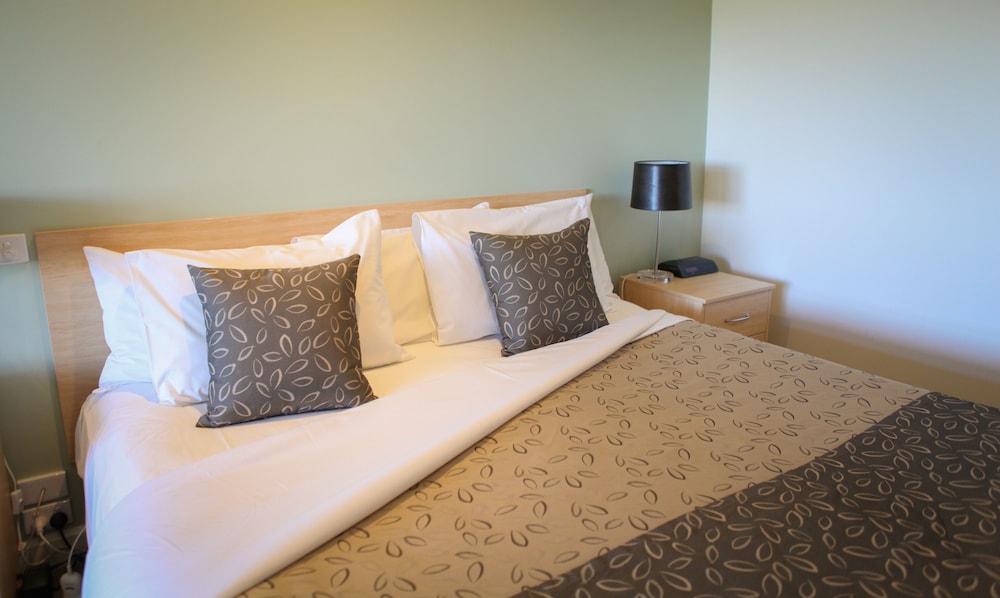 Golden Heritage Motor Inn 25/65