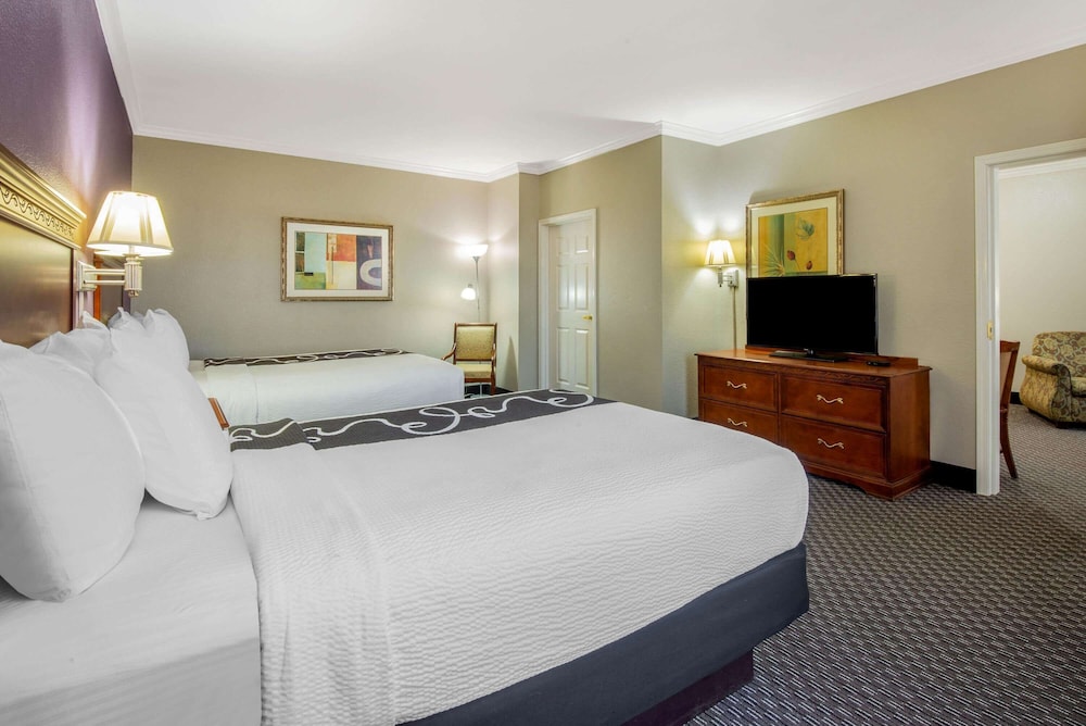 La Quinta Inn and Suites by Wyndham Gainesville 9/35