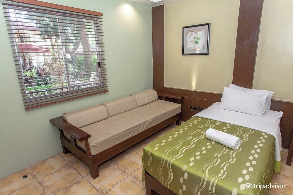 Deluxe, Triple, Twin Beds, Sofa