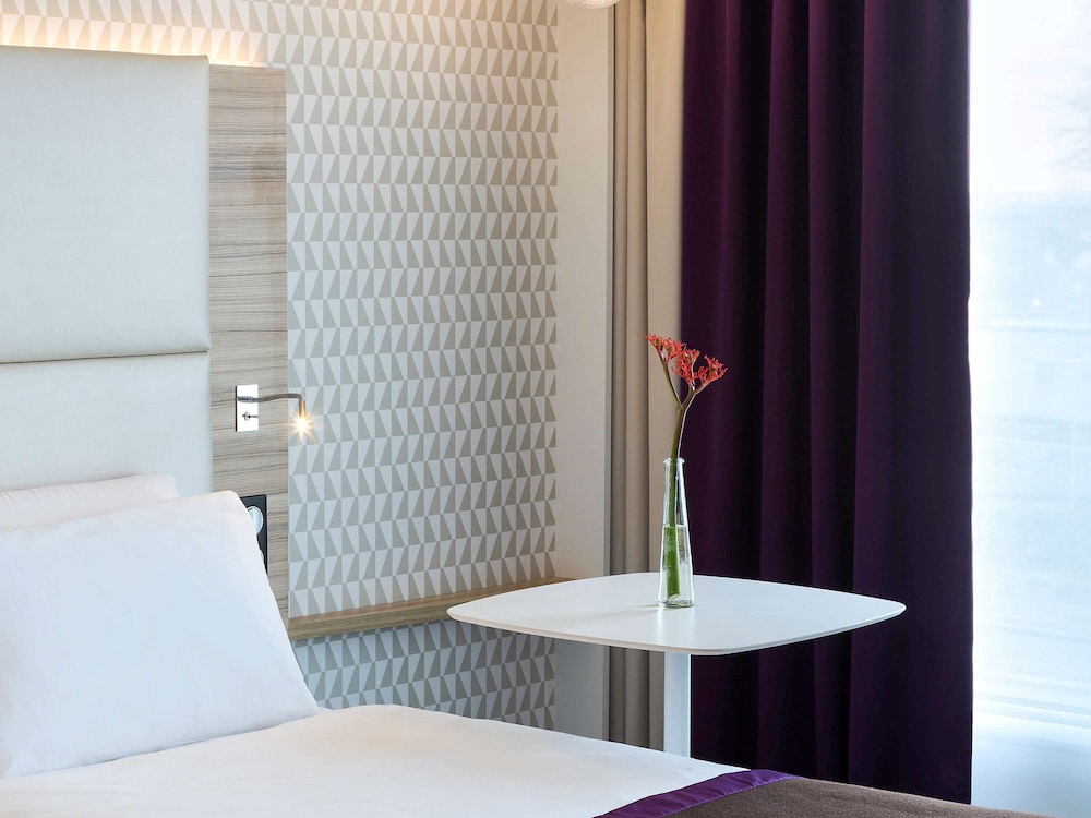 MERCURE PARIS ORLY RUNGIS 27/71