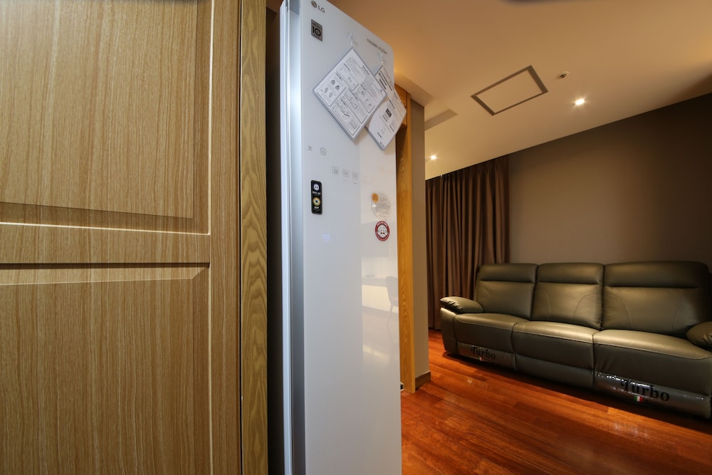 Bentley Hotel Chungjang 24/38
