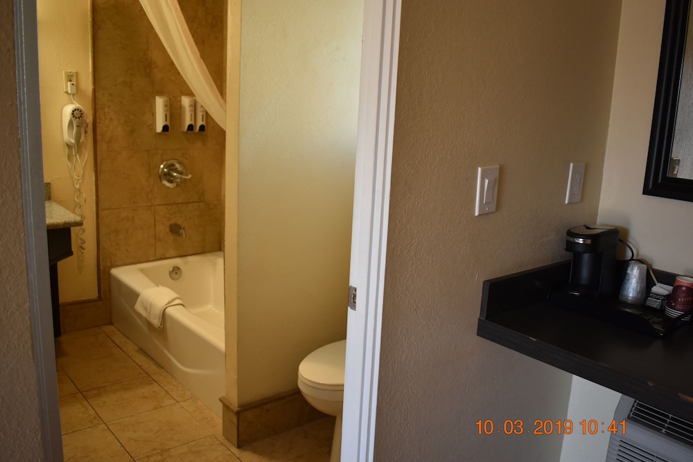 Rockview Inn And Suites 53/54