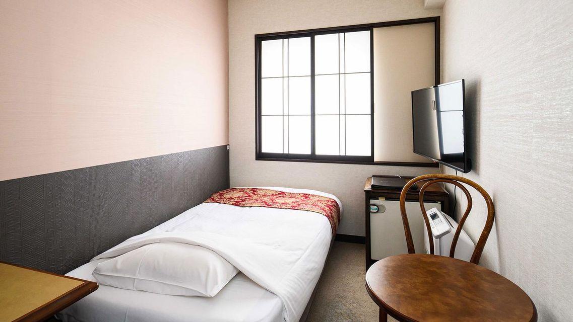 Room, Single