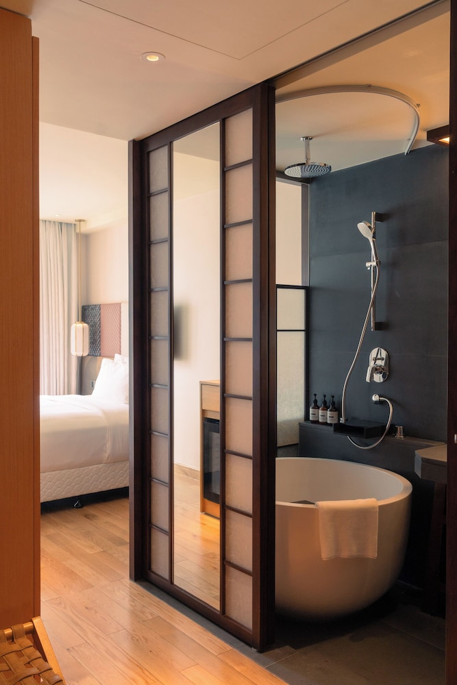 Suzu Saigon - A Boutique Hotel 48/51