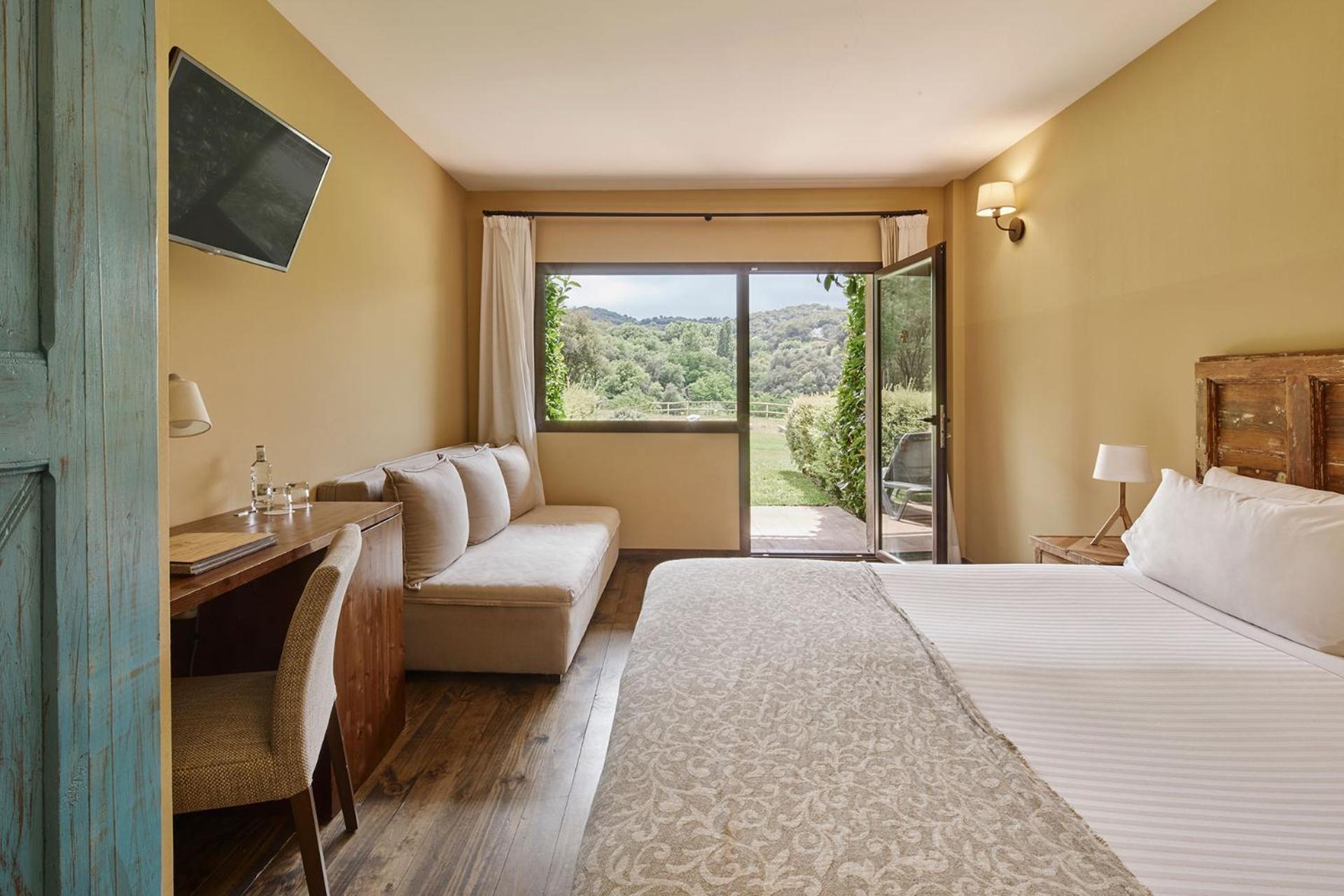 Superior, 2 King Beds, Private Garden, Sofa