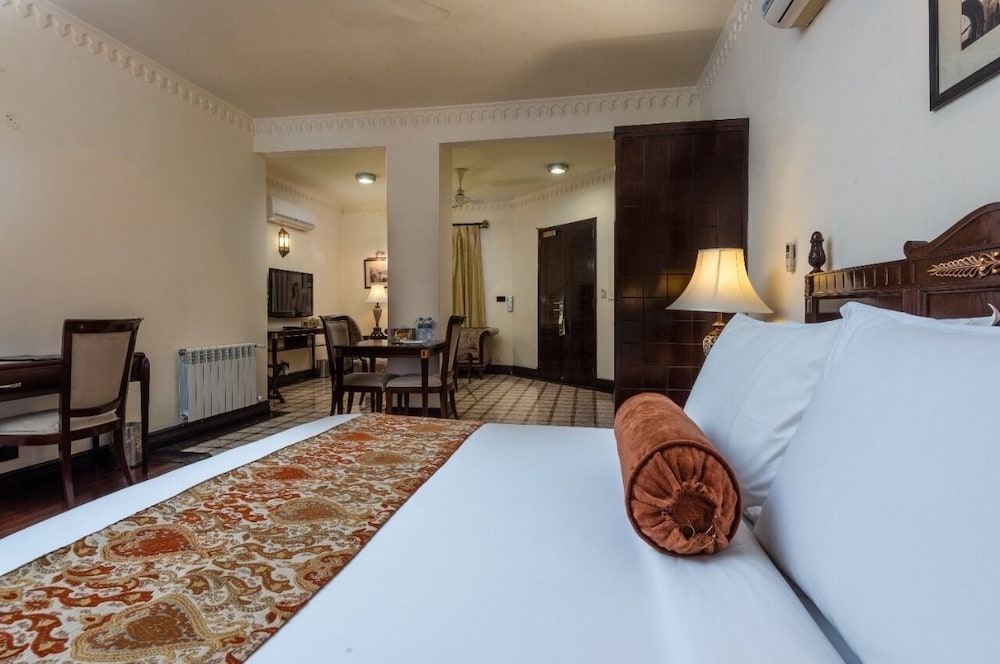 Heritage Luxury Suites - The Moor 18/65