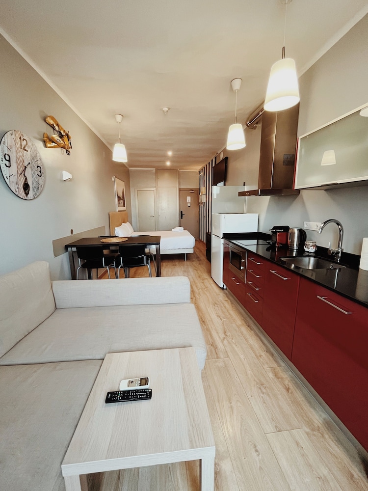 Fira Centric Apartments 10/72