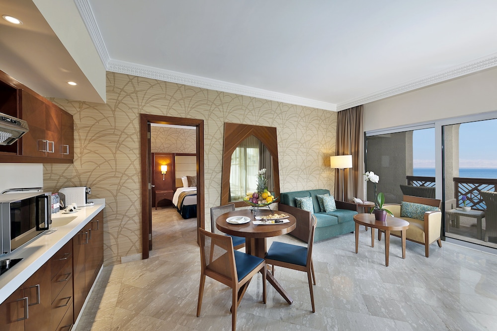 Crowne Plaza Jordan Dead Sea Resort and Spa 45/74