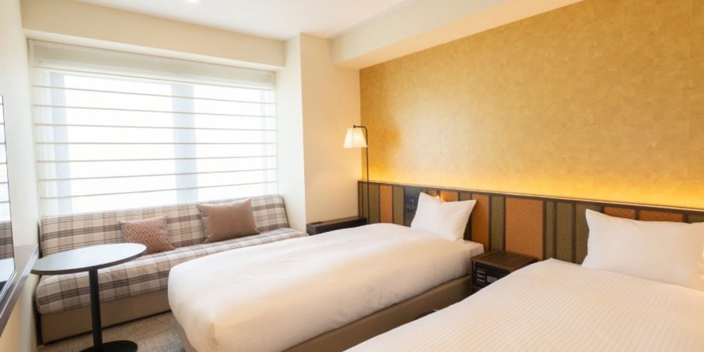 2 BEDROOMS, CONNECTING, FAMILY