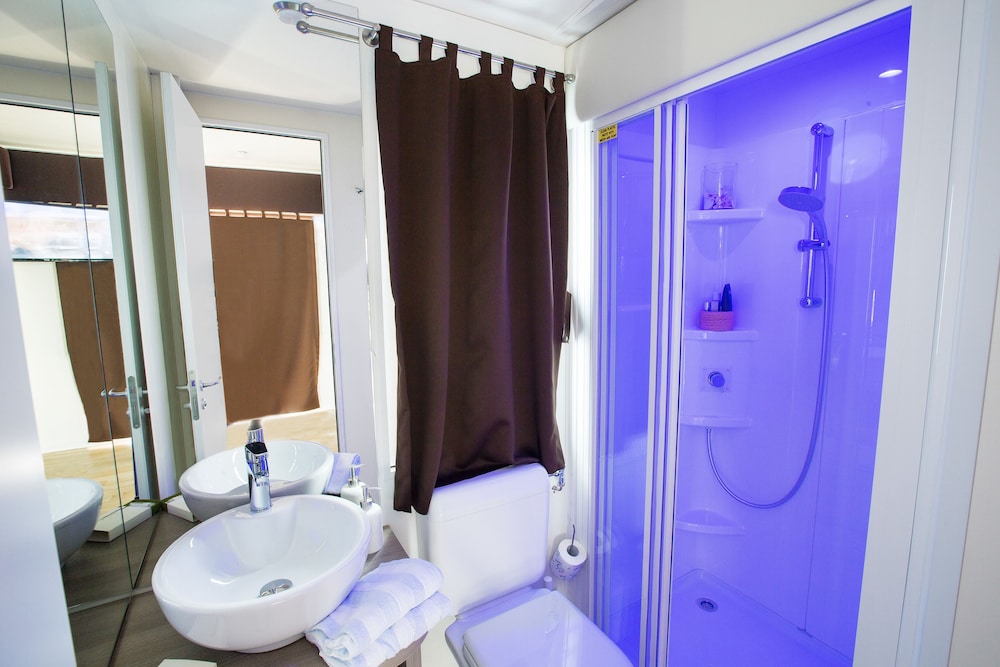 Mobile Home, Double and Bunk Bed، La Rocca Camping Village 3/3