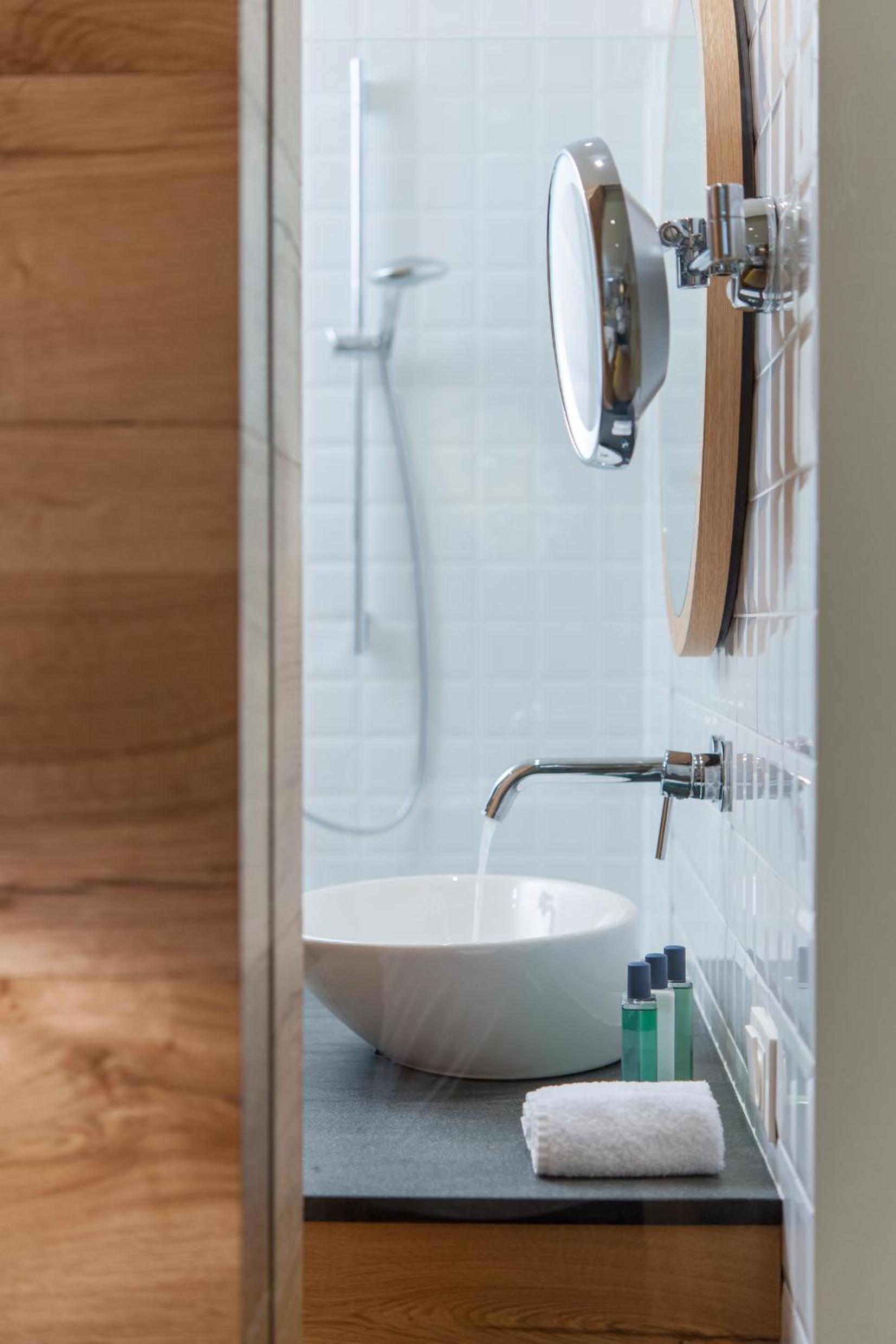 غرفة بسرير مزدوج، Aqua Dome Therme 5/6