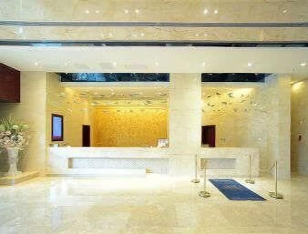 Ramada by Wyndham Longyan 8/55