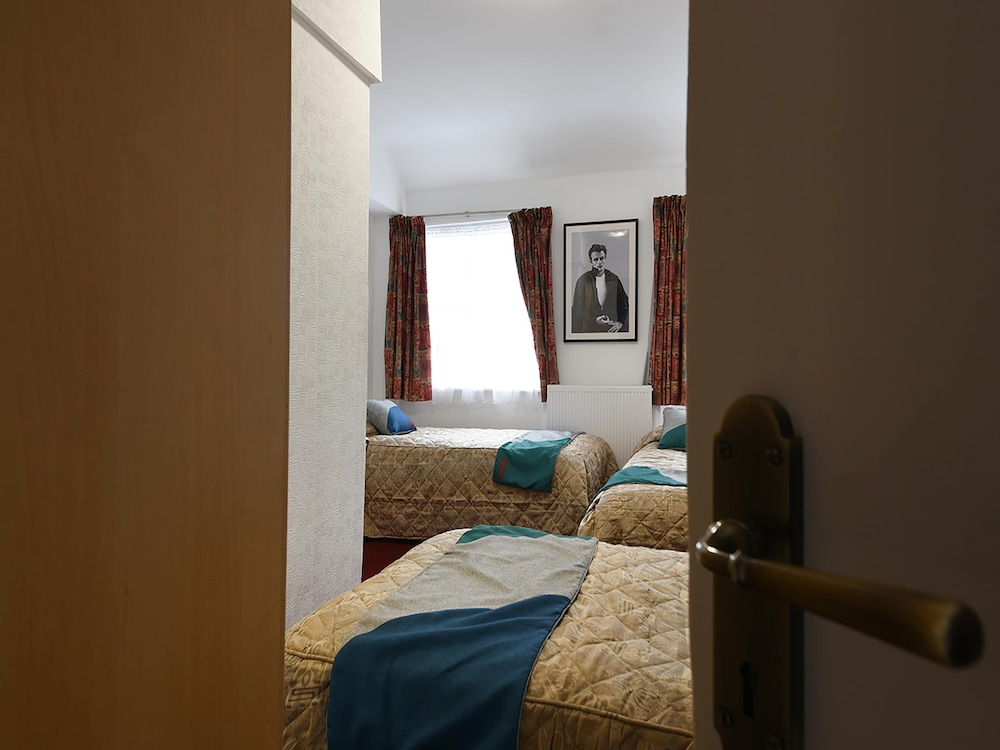 Boston Court Hotel 28/55
