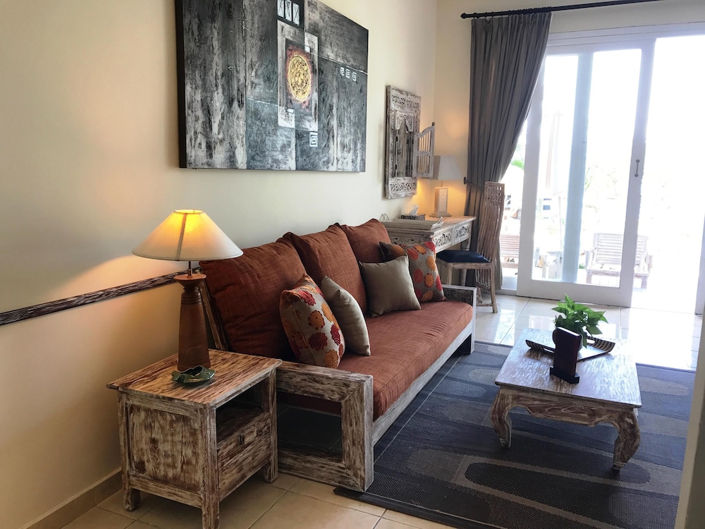 TAUCH TERMINAL RESORT TULAMBEN 48/69