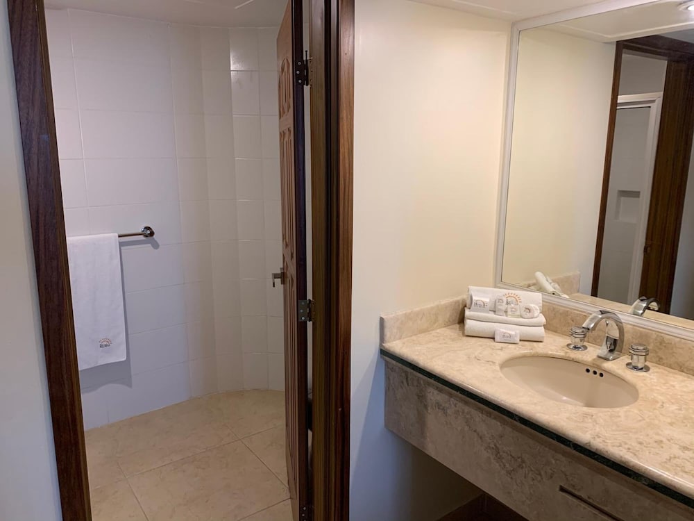 Real Del Sol Hotel 49/50