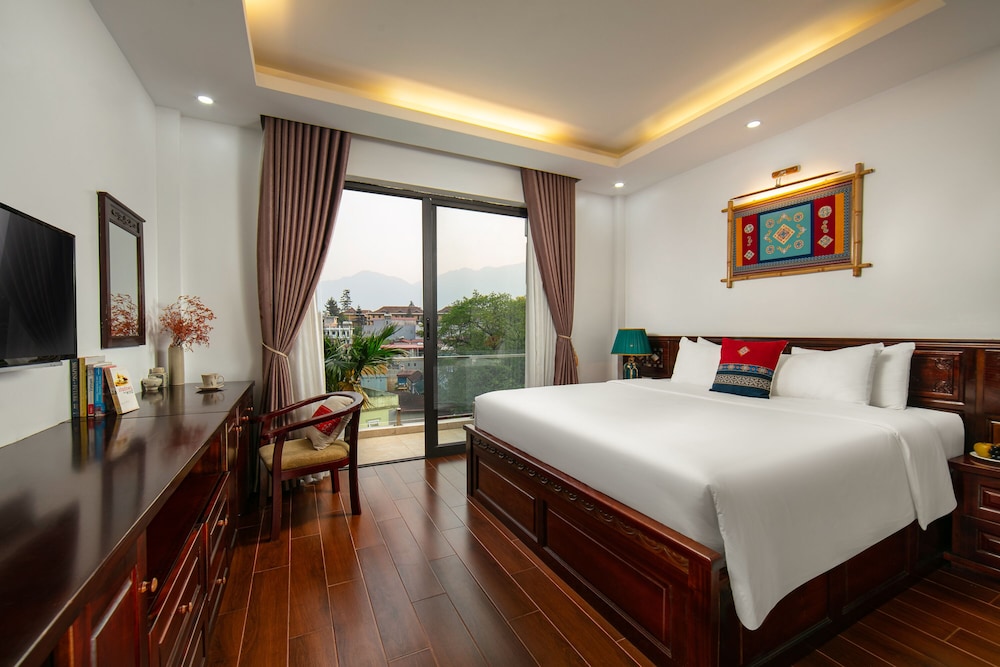 DELUXE, DOUBLE BED, BALCONY