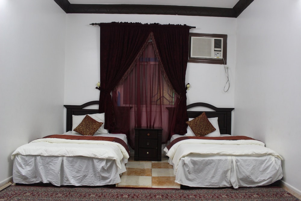 شقة بسرير مزدوج وسريرين منفصلين بغرفتي نوم، العييري للوحدات السكنية 3(Al Eairy Furnished Apartments - Al Bahah 3) 6/9