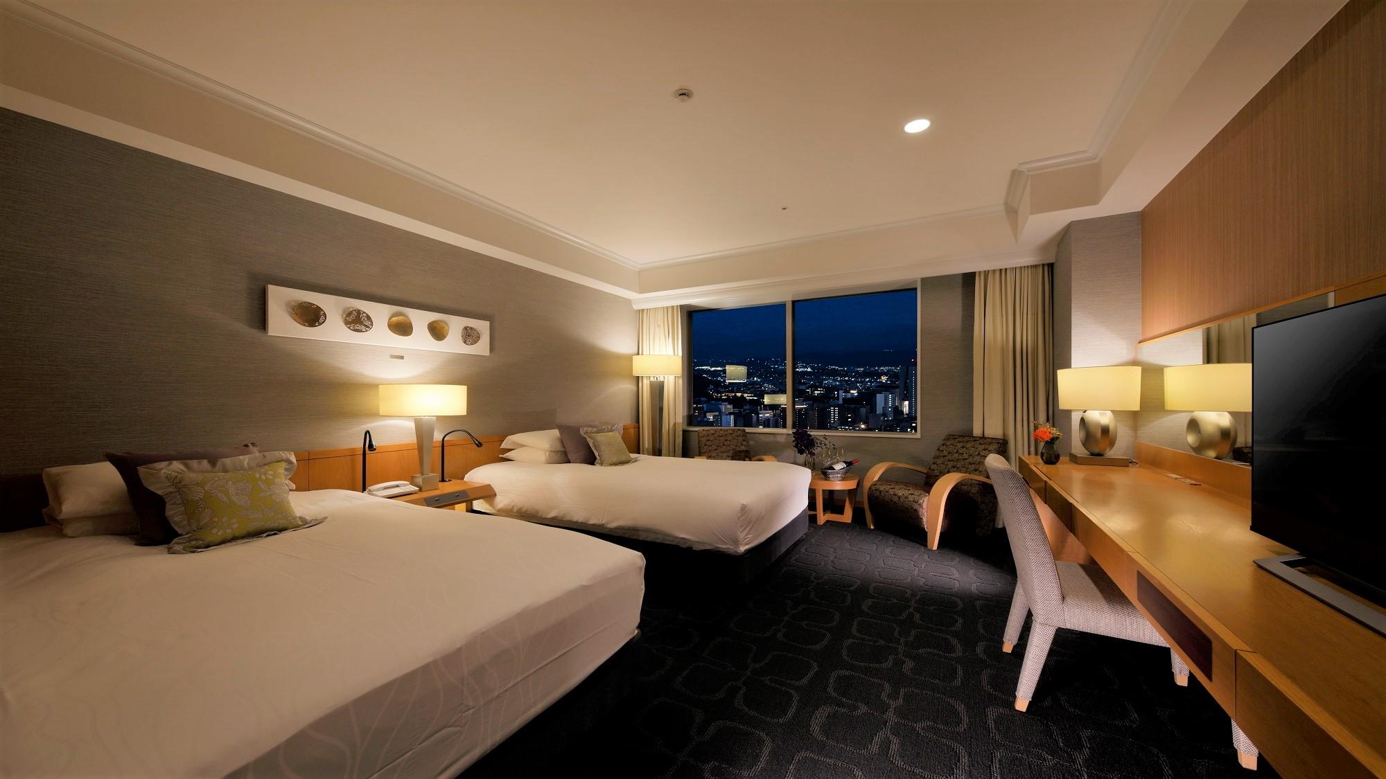 Luxury, Twin Beds, Night View