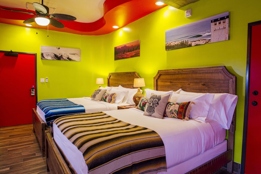 Nomads Hotel 22/67