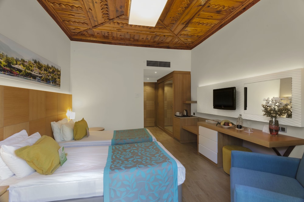 Club & Hotel Letoonia 23/71