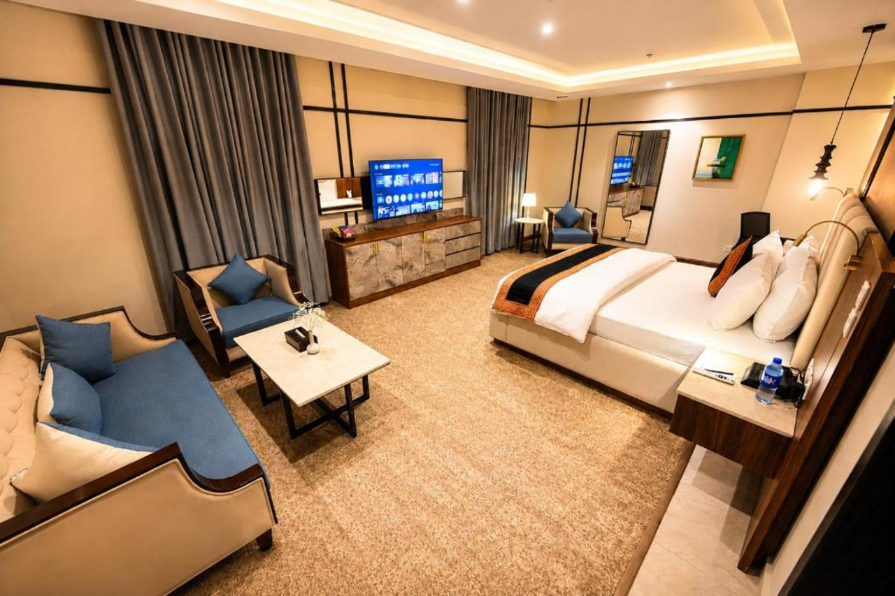Hotel Space Crest 6/10