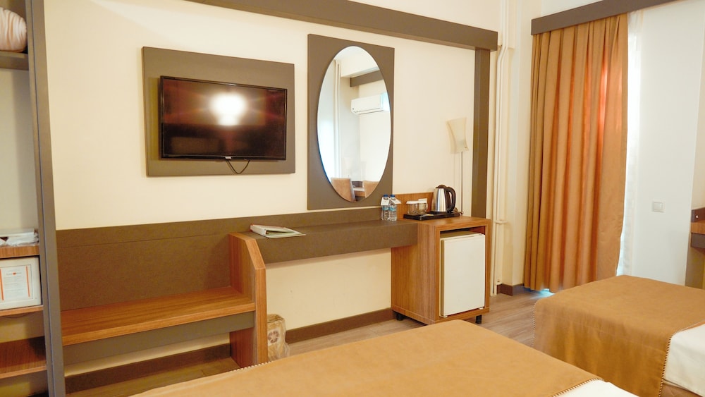 Lycus River Thermal Hotel 8/50