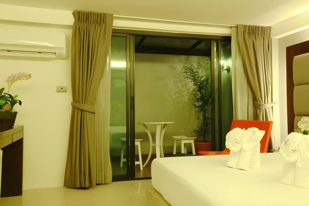 The Bangkok Major Suite 35/50