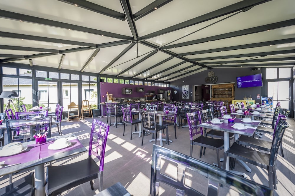 Hotel the Originals Saumur Ouest La Saulaie 51/63